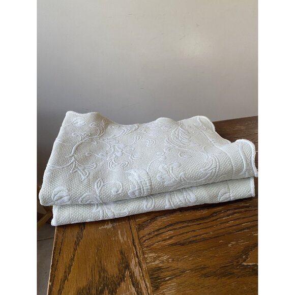 Full Ivory Jacquard Floral Bedspread With Shams Scalloped Edges  80% Cotton 20% - Picture 7 of 9